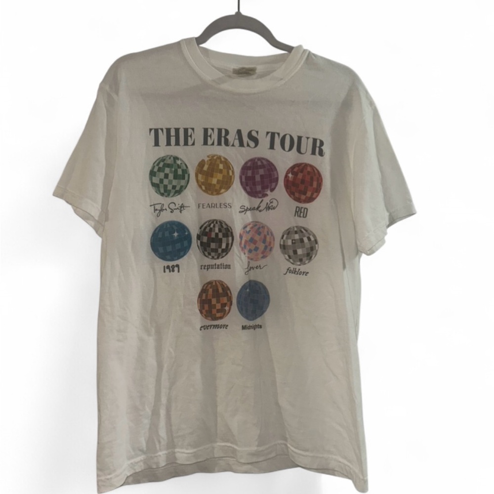 The Eras Tour Taylor Swift Comfort Colors White Graphic T-Shirt Size Medium‎